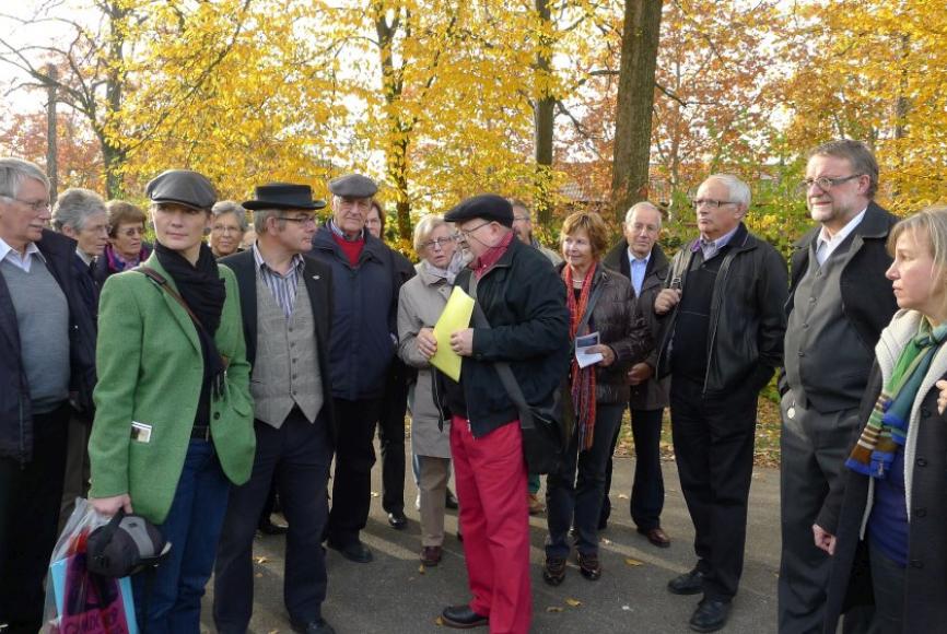 Am Ende des Weges blüht der Garten der Ewigkeit Haus zum Dolder